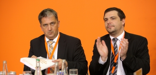 Potenciální náměstek pro sport na ministerstvu školství Petr Hulínský (vlevo) s Karlem Březinou.