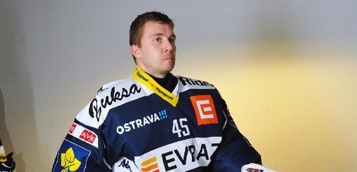 Hokejový gólman Roman Málek ještě ve vítkovickém dresu.