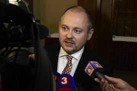 Jedním z politiků zastávajících více funkcí je jihomoravský hejtman a předseda Asociace krajů ČR Michal Hašek.