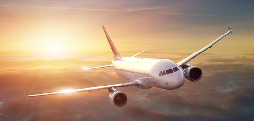 Řada leteckých dopravců prý přechází od charterové dopravy na běžný model linkové dopravy (ilustrační foto).