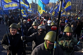 Neúnavné protesty opozice v Kyjevě (3. února 2014).