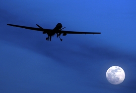 Americký dron nad pákistánsko-afghánskou hranicí.