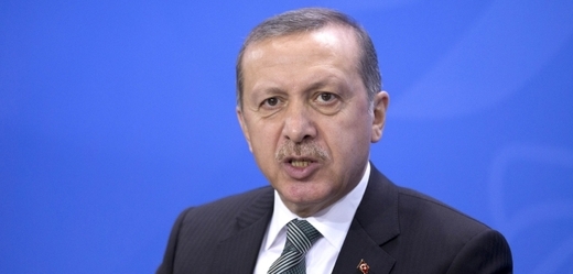 Kabinet Recepa Tayyipa Erdogana prosadil zákon o kontrole internetu bez ohledu na protesty opozice a Západu.