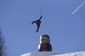 Slopestylery střeží v Rosa Khutor Extreme Parku obří matrjoška. (Foto: ČTK/AP/Sergej Grits)
