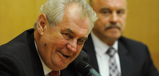 Prezident Miloš Zeman (vlevo) využívá návštěvu Soči i ke schůzkám s prezidenty ostatních zemí.