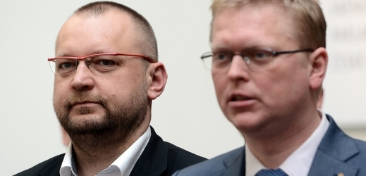 Místopředseda KDU-ČSL Jan Bartošek (vlevo) a předseda strany Pavel Bělobrádek.