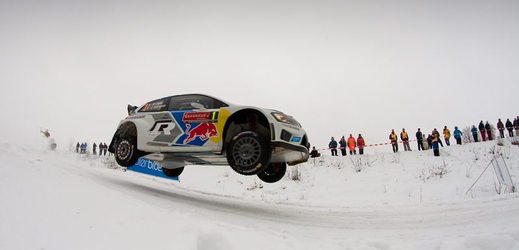 Sébastien Ogier přišel o reálnou šanci na obhajobu vítězství ve Švédské rallye.