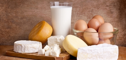 Podle doporučení se mají mléko a mléčné výrobky konzumovat alespoň třikrát denně.