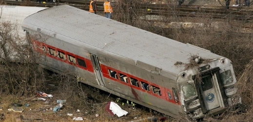 Vykolejení vlaku mělo za následek dva mrtvé (ilustrační foto). 
