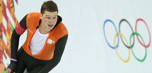 Nizozemský rychlobruslař Sven Kramer obhájil na olympijských hrách v Soči v závodu na 5000 metrů zlato z Vancouveru. 