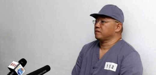 Kenneth Bae byl loni v květnu v Severní Koreji odsouzen k 15 letům nucených prací za údajné podněcování k převratu.