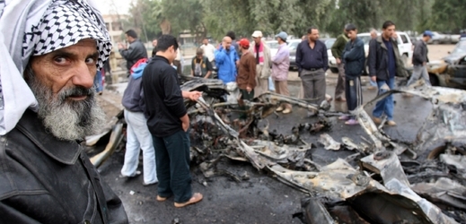Po útoku sebevražedného atentátníka v Iráku (ilustrační foto).