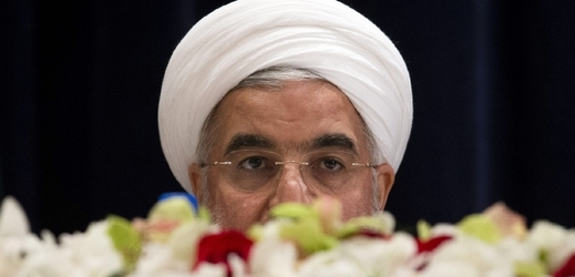 Íránský prezident Rúhání nabízí Západu opatrně ruku.
