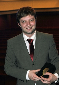 Herec Michal Isteník.