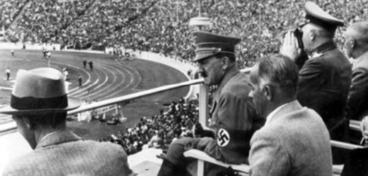 Hitler na hlavním stadionu berlínské olympiády.