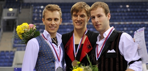 Michal Březina (vlevo) a Tomáš Verner (uprostřed) společně s Polákem Ciepluchou