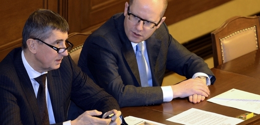 Ministr financí Andrej Babiš a premiér Bohuslav Sobotka.