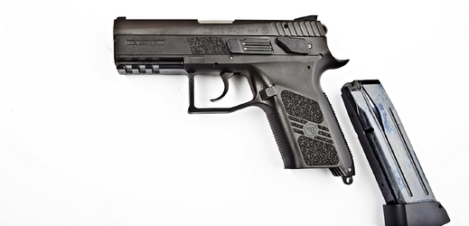 Prvních 29 tisíc pistolí CZ P-07 Duty chce zbrojovka dodat do konce října.