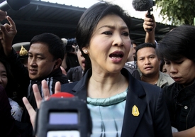 Premiérka Jinglak Šinavatrová čelí obvinění z korupce.
