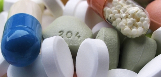 Nejvyšší pokutu, 800 tisíc korun, dostala společnost Omega Pharma za klamavou reklamu na vitamíny (ilustrační foto). 