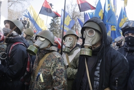 Demonstranti v Kyjevě.