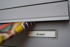 Petr Kramný už si ve středu schránku u bytu v Tovární ulici v Karviné nevybral. Policie ho zadržela.
