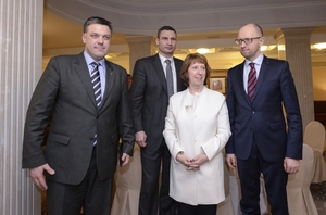 Šéfka diplomacie EU Ashtonová s lídry ukrajinské opozice.