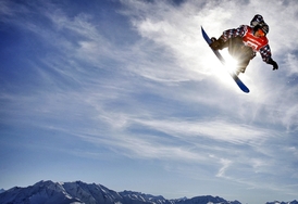 O víkendu můžete vyrazit na snowboardové závody (ilustrační foto).