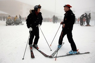 Putin (vlevo) a Medveděv lyžují u Krásné Poljany.