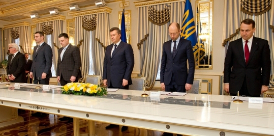 Protagonsité dosažení kompromisní dohody mezi ukrajinským vedením a opozicí.