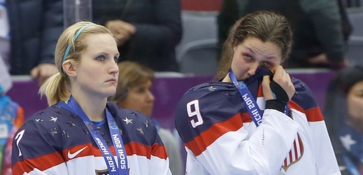 K olympiádě patří i slzy. Americké hokejistky však bolel "jen" sportovní neúspěch.