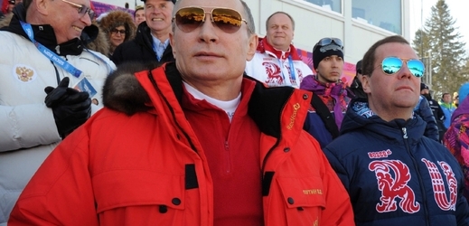 Putin a Medveděv na olympiádě v Soči. Zpravodajství o ní kazili Ukrajinci.