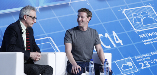 Šéf Facebooku Mark Zuckerberg a novinář David Kirkpatrick.