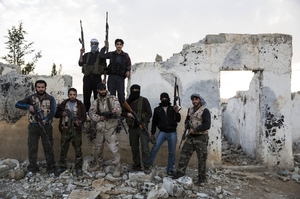 Bojovníci Svobodné syrské armády (FSA) jsou placeni hlavně Saúdy a Katařany. 