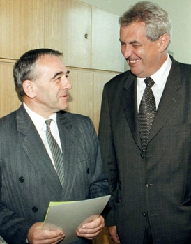 Richard Sacher s Milošem Zemanem (2000).