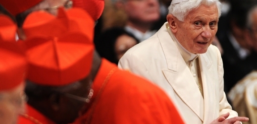 Benedikt XVI. obětí vatikánských piklů? 