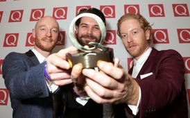 Zleva: Ben Johnston, Simon Neil and James Johnston na Q Awards.