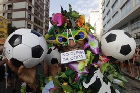 Karneval v Riu letos bude ve znamení fotbalu.