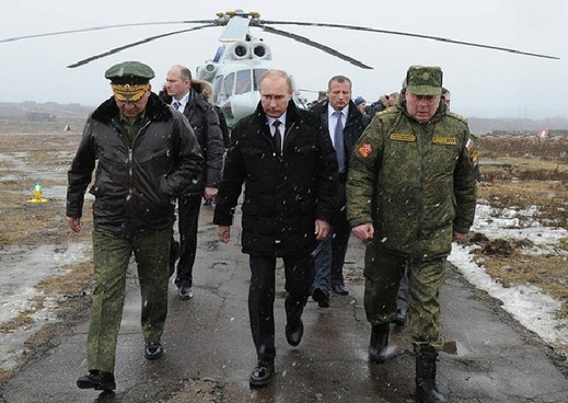 Prezident Putin kontroluje připravenost vojsk na západě Ruska.