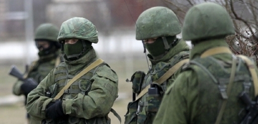 Neidentifikovaní vojáci v Krymu.