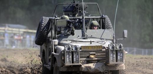 Vojenský Land Rover 130 Kajman (ilustrační foto).