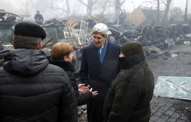 Šéf americké diplomacie John Kerry navštívil Kyjev.