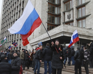 Rusové v Doněcku odmítají vládu "pučistů" v Kyjevě.