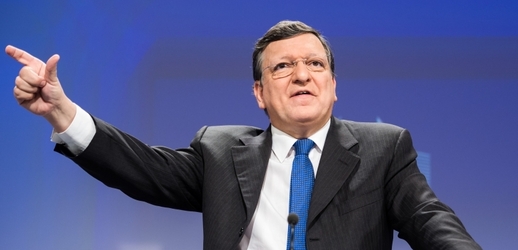 Předseda Evropské komise José Barroso řečnící, slibující.