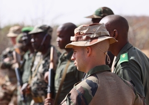 Někteří maliští důstojníci byli z výcviku vyloučeni.