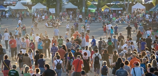 Loni festival Colours of Ostrava zaznamenal rekordní návštěvnost 33 tisíc lidí. 
