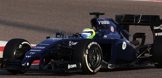 Brazilec Fellipe Massa na předsezónním testování v Bahrajnu.