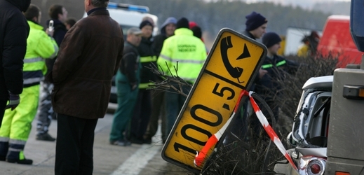 K nehodám došlo na dálnici D5, nikdo naštěstí nebyl vážně zraněn (ilustrační foto).