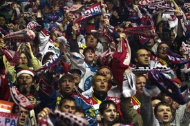 Pardubice před 11 lety pohltila hokejová horečka. Všichni chtěli vidět Slavii na kolenou.