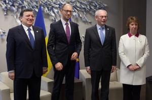 Svatá čtveřice. Barroso, Jaceňuk, van Rompuy a Ashtonová.
